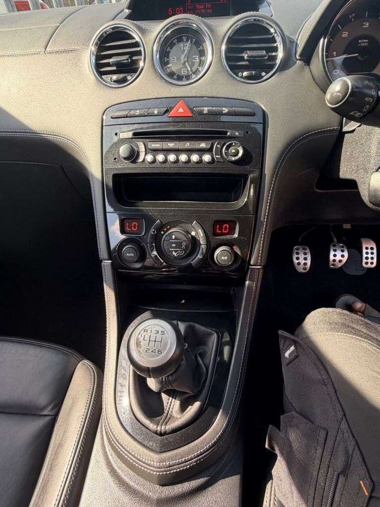 2013 PEUGEOT RCZ 2013 PEUGEOT RCZ