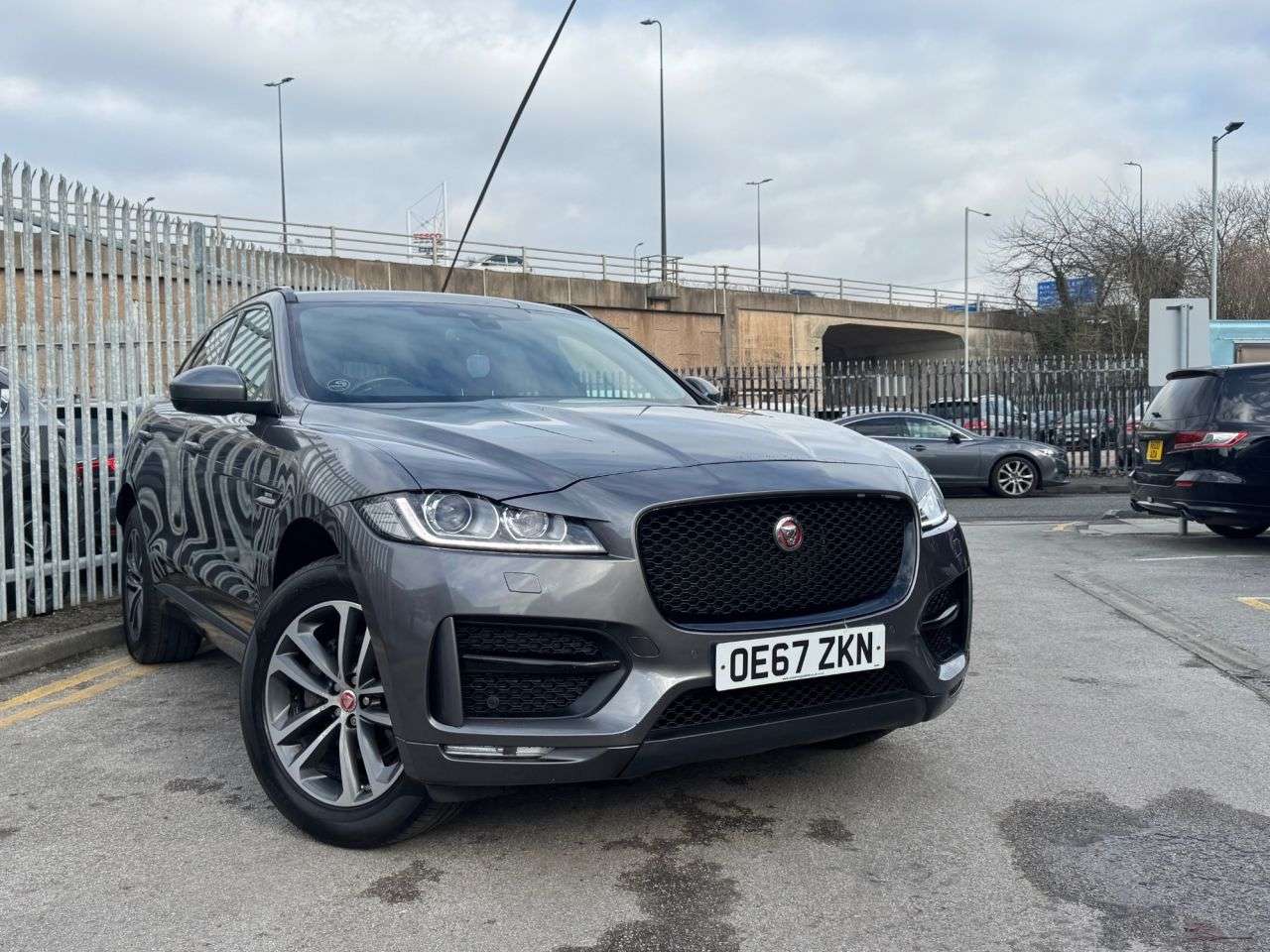 A 2018 JAGUAR F-PACE 2.0 D240 R-Sport SUV 5dr Diesel Auto AWD Euro 6 (s/s) (240 ps) JUST BEEN SE A 2018 JAGUAR F-PACE 2.0 D240 R-Sport SUV 5dr Diesel Auto AWD Euro 6 (s/s) (240 ps) JUST BEEN SE