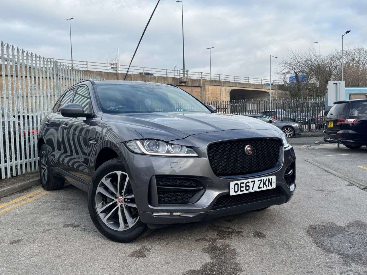 A 2018 JAGUAR F-PACE 2.0 D240 R-Sport SUV 5dr Diesel Auto AWD Euro 6 (s/s) (240 ps) JUST BEEN SE A 2018 JAGUAR F-PACE 2.0 D240 R-Sport SUV 5dr Diesel Auto AWD Euro 6 (s/s) (240 ps) JUST BEEN SE