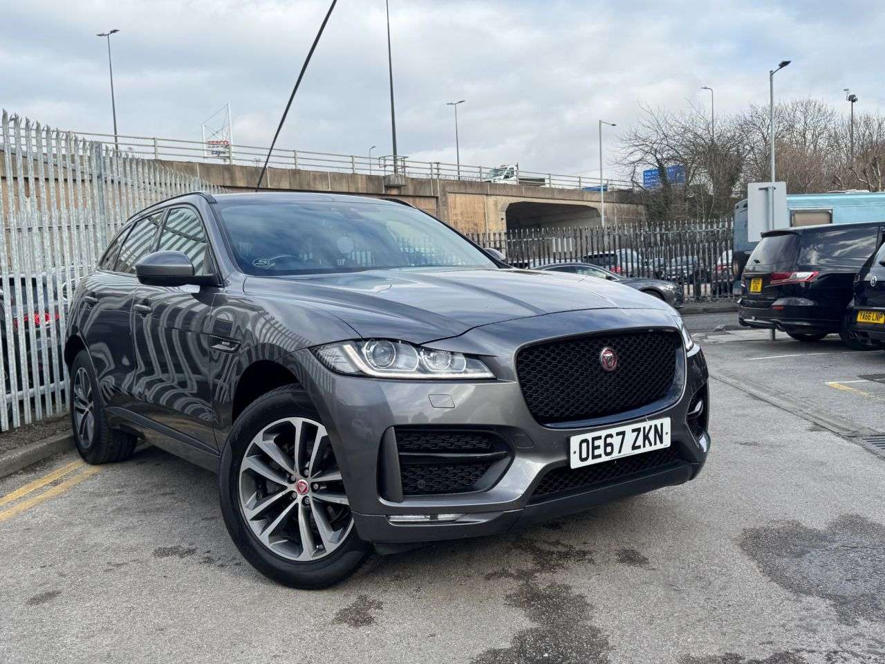 A 2018 JAGUAR F-PACE 2.0 D240 R-Sport SUV 5dr Diesel Auto AWD Euro 6 (s/s) (240 ps) JUST BEEN SE A 2018 JAGUAR F-PACE 2.0 D240 R-Sport SUV 5dr Diesel Auto AWD Euro 6 (s/s) (240 ps) JUST BEEN SE