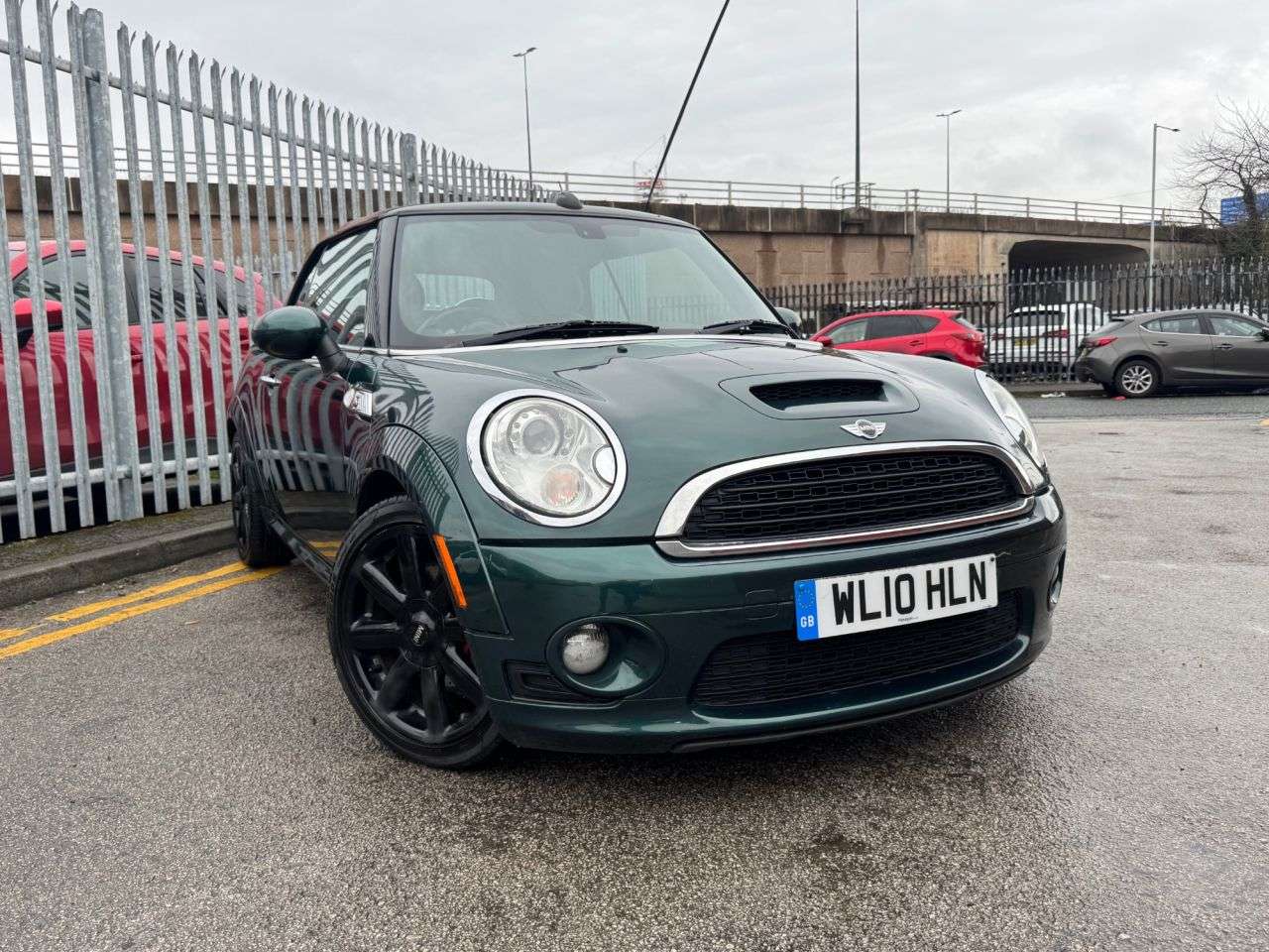 A 2010 MINI HATCH COOPER 1.6L 2d AUTO 184 BHP JUST BEEN SERVICED, MOT 12/26 A 2010 MINI HATCH COOPER 1.6L 2d AUTO 184 BHP JUST BEEN SERVICED, MOT 12/26