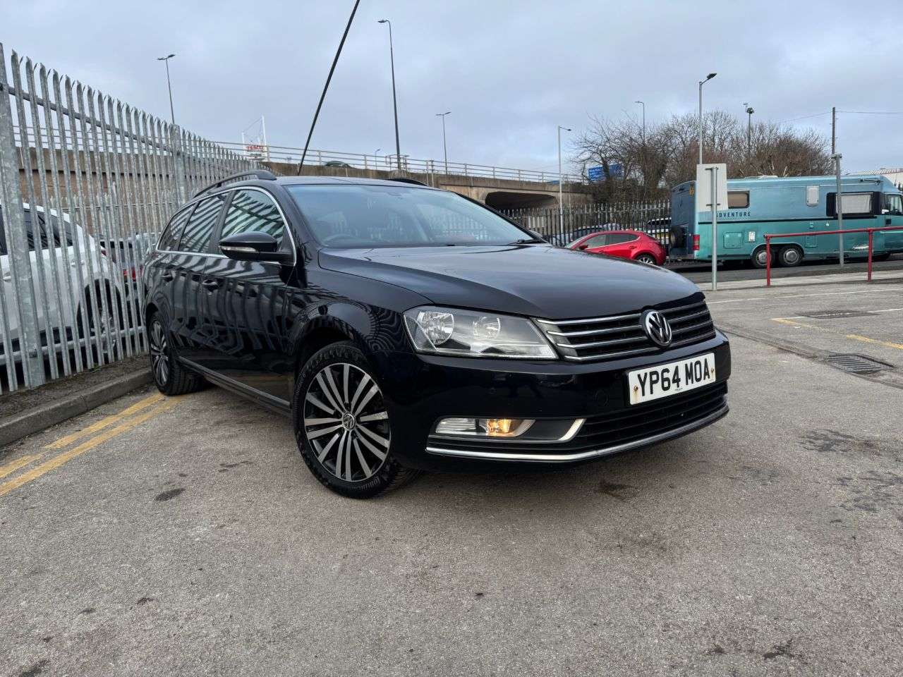 A 2014 VOLKSWAGEN PASSAT 2.0 TDI BlueMotion Tech Executive Estate 5dr Diesel Manual Euro 5 (s/s) (17 A 2014 VOLKSWAGEN PASSAT 2.0 TDI BlueMotion Tech Executive Estate 5dr Diesel Manual Euro 5 (s/s) (17