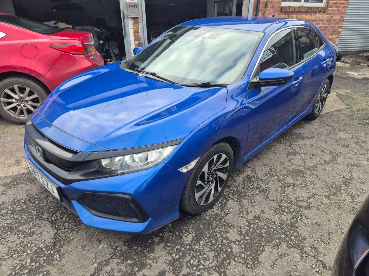 A 2017 HONDA CIVIC 1.0 VTEC Turbo SE Hatchback 5dr Petrol Manual Euro 6 (s/s) (129 ps) 8 SERVI A 2017 HONDA CIVIC 1.0 VTEC Turbo SE Hatchback 5dr Petrol Manual Euro 6 (s/s) (129 ps) 8 SERVI