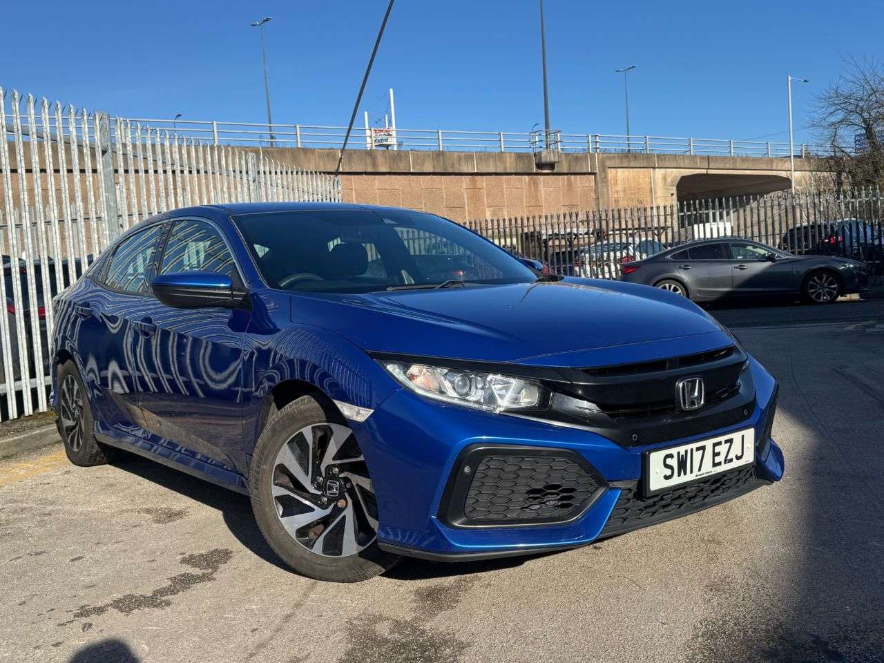 A 2017 HONDA CIVIC 1.0 VTEC Turbo SE Hatchback 5dr Petrol Manual Euro 6 (s/s) (129 ps) 8 SERVI A 2017 HONDA CIVIC 1.0 VTEC Turbo SE Hatchback 5dr Petrol Manual Euro 6 (s/s) (129 ps) 8 SERVI