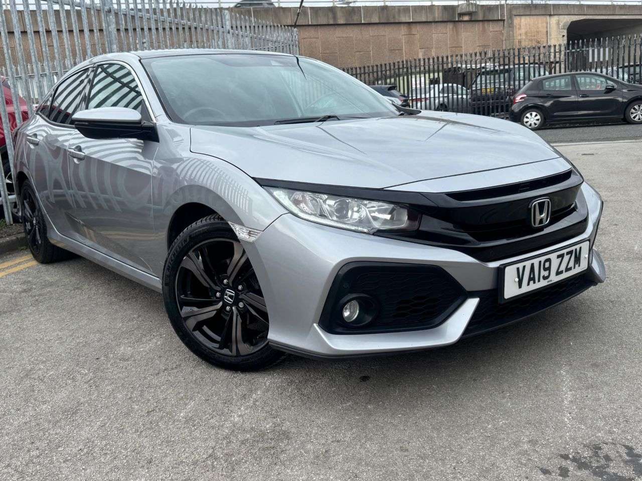 A 2019 HONDA CIVIC 1.0 VTEC Turbo EX Hatchback 5dr Petrol CVT Euro 6 (s/s) (126 ps) ELECTRIC T A 2019 HONDA CIVIC 1.0 VTEC Turbo EX Hatchback 5dr Petrol CVT Euro 6 (s/s) (126 ps) ELECTRIC T