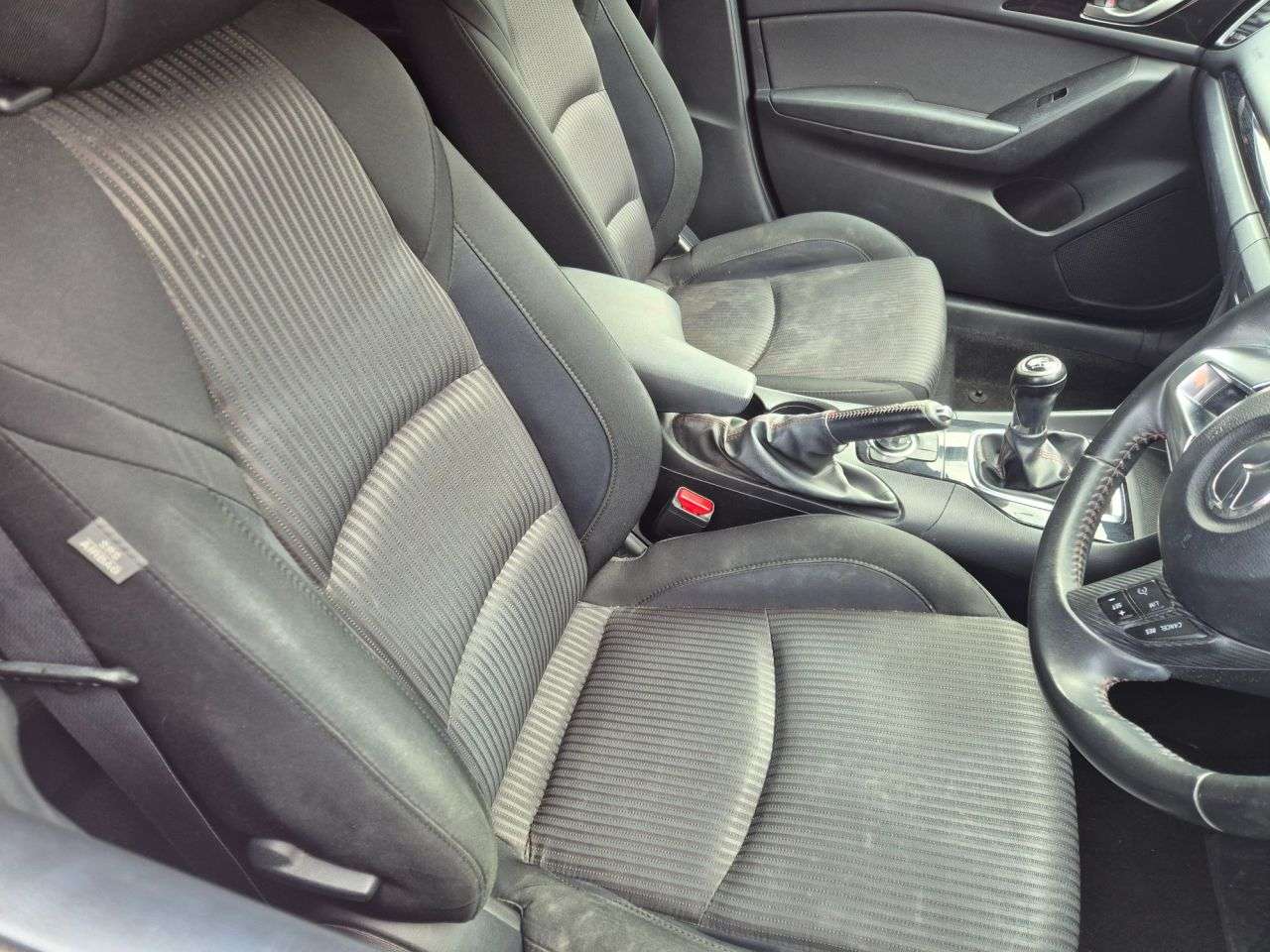 A 2014 MAZDA MAZDA3 2.2 SKYACTIV-D SE-L Hatchback 5dr Diesel Manual Euro 6 (s/s) (150 ps) JUST A 2014 MAZDA MAZDA3 2.2 SKYACTIV-D SE-L Hatchback 5dr Diesel Manual Euro 6 (s/s) (150 ps) JUST