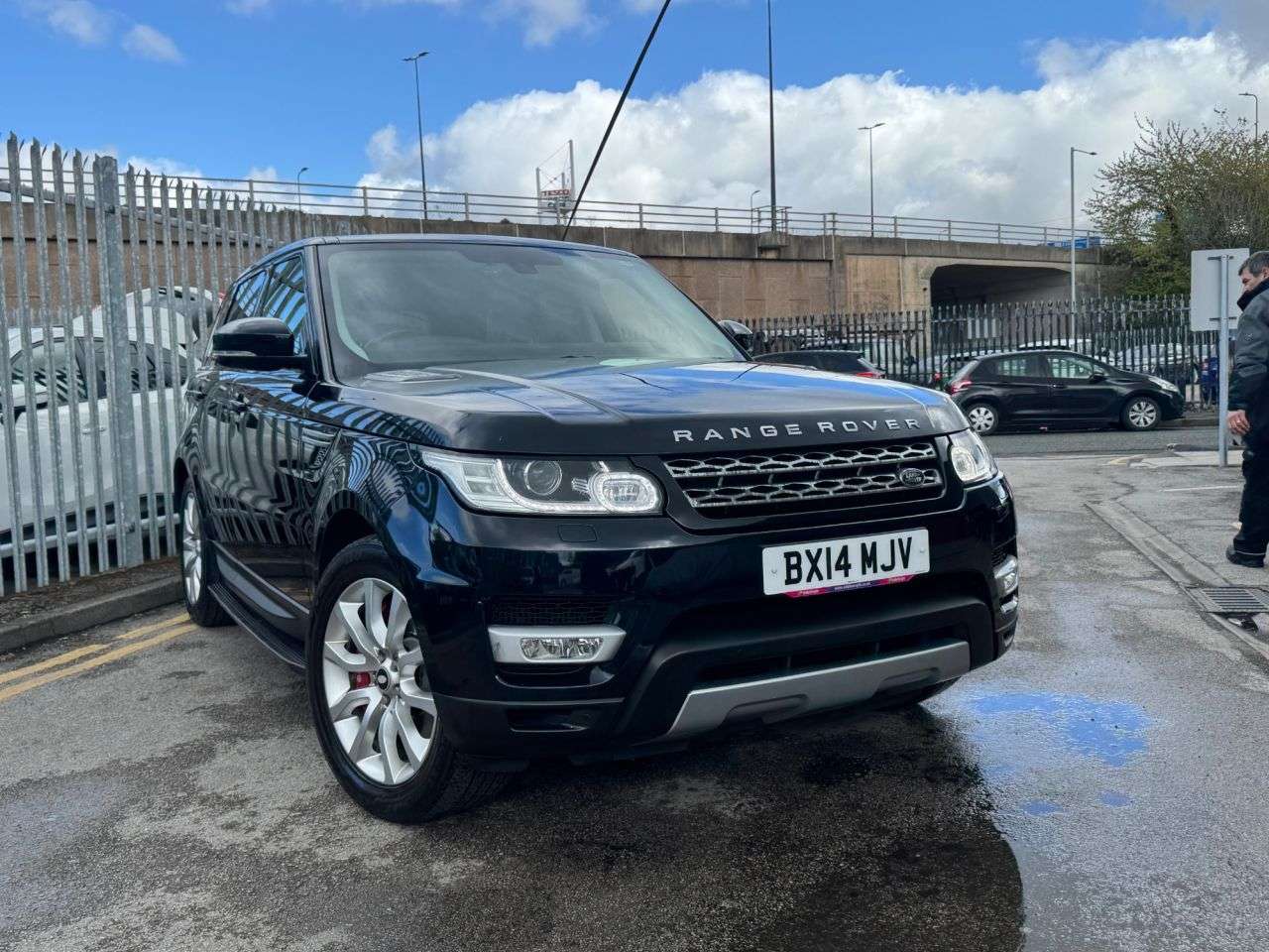 A 2014 LAND ROVER RANGE ROVER SPORT 3.0 SD V6 HSE SUV 5dr Diesel Auto 4WD Euro 5 (s/s) (292 ps) 9 SERVICES, MOT A 2014 LAND ROVER RANGE ROVER SPORT 3.0 SD V6 HSE SUV 5dr Diesel Auto 4WD Euro 5 (s/s) (292 ps) 9 SERVICES, MOT