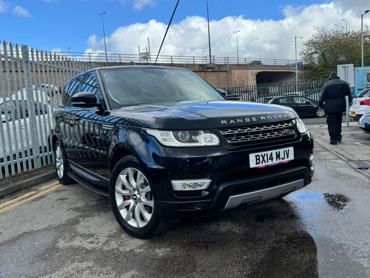 A 2014 LAND ROVER RANGE ROVER SPORT 3.0 SD V6 HSE SUV 5dr Diesel Auto 4WD Euro 5 (s/s) (292 ps) 9 SERVICES, MOT A 2014 LAND ROVER RANGE ROVER SPORT 3.0 SD V6 HSE SUV 5dr Diesel Auto 4WD Euro 5 (s/s) (292 ps) 9 SERVICES, MOT