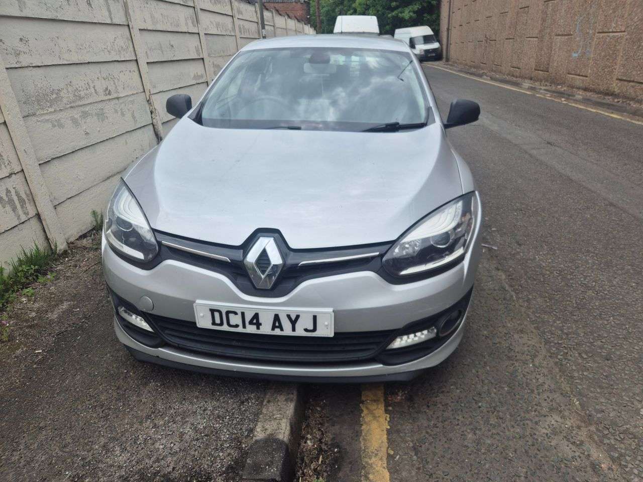 A 2014 RENAULT MEGANE 1.5 dCi ENERGY Dynamique TomTom Hatchback 5dr Diesel Manual Euro 5 (s/s) (1 A 2014 RENAULT MEGANE 1.5 dCi ENERGY Dynamique TomTom Hatchback 5dr Diesel Manual Euro 5 (s/s) (1