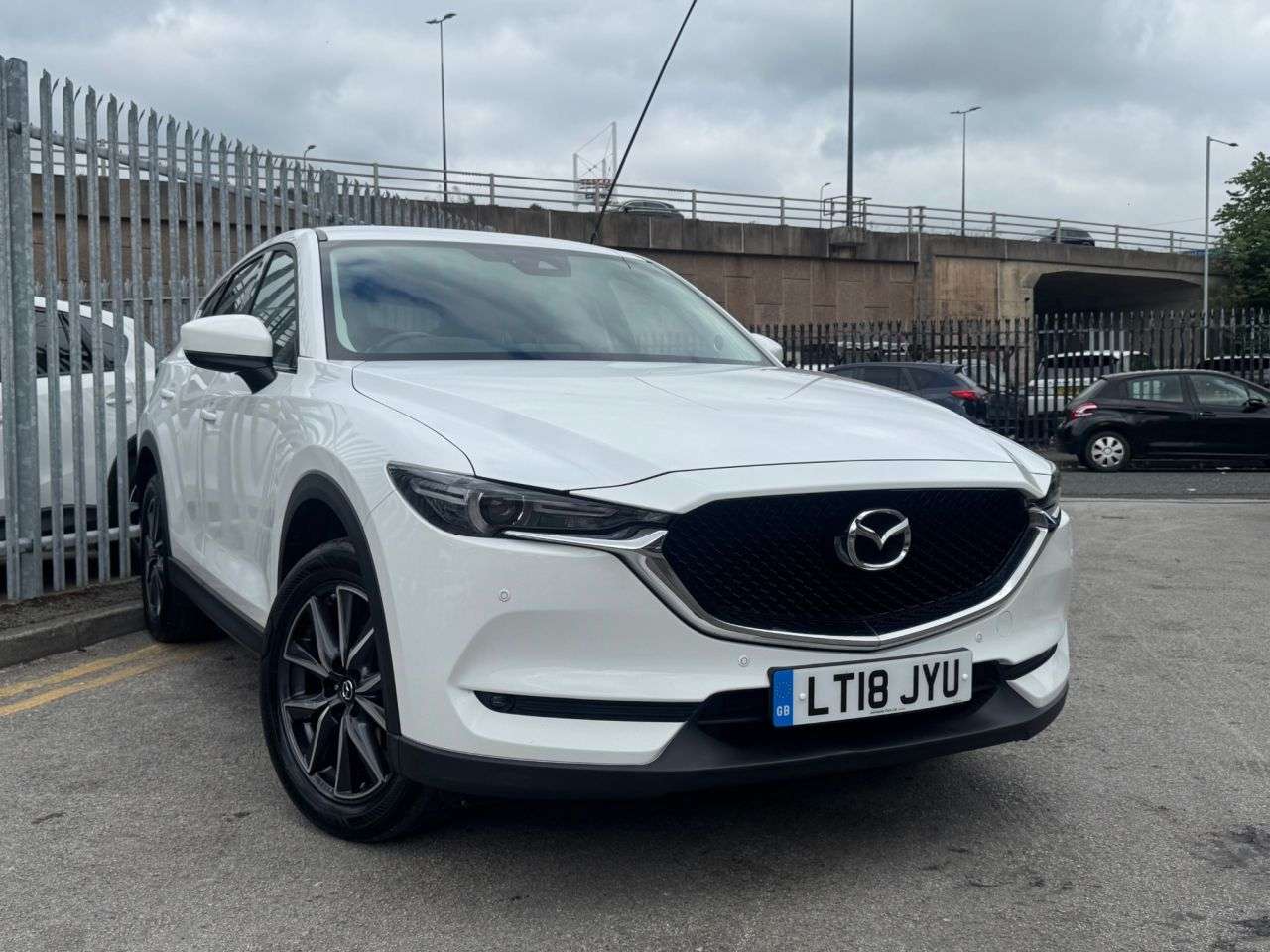 A 2018 MAZDA CX-5 2.2 SKYACTIV-D Sport Nav SUV 5dr Diesel Auto Euro 6 (s/s) (150 ps) FULL SER A 2018 MAZDA CX-5 2.2 SKYACTIV-D Sport Nav SUV 5dr Diesel Auto Euro 6 (s/s) (150 ps) FULL SER
