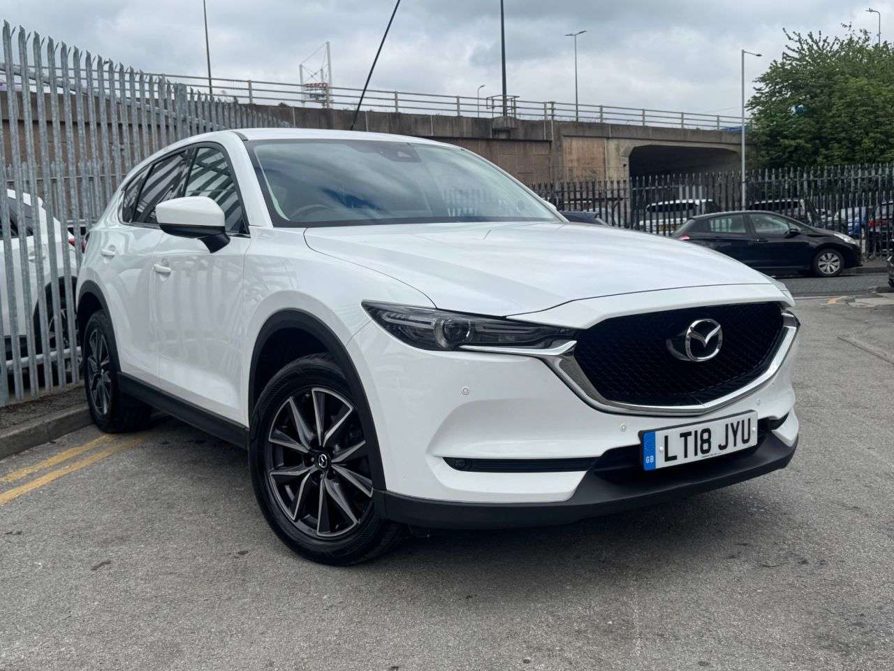 A 2018 MAZDA CX-5 2.2 SKYACTIV-D Sport Nav SUV 5dr Diesel Auto Euro 6 (s/s) (150 ps) FULL SER A 2018 MAZDA CX-5 2.2 SKYACTIV-D Sport Nav SUV 5dr Diesel Auto Euro 6 (s/s) (150 ps) FULL SER