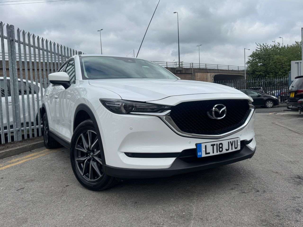 A 2018 MAZDA CX-5 2.2 SKYACTIV-D Sport Nav SUV 5dr Diesel Auto Euro 6 (s/s) (150 ps) FULL SER A 2018 MAZDA CX-5 2.2 SKYACTIV-D Sport Nav SUV 5dr Diesel Auto Euro 6 (s/s) (150 ps) FULL SER