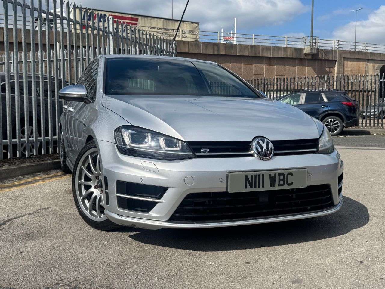 A 2014 VOLKSWAGEN GOLF 2.0 TSI BlueMotion Tech R Hatchback 5dr Petrol Manual 4Motion Euro 6 (s/s) A 2014 VOLKSWAGEN GOLF 2.0 TSI BlueMotion Tech R Hatchback 5dr Petrol Manual 4Motion Euro 6 (s/s)