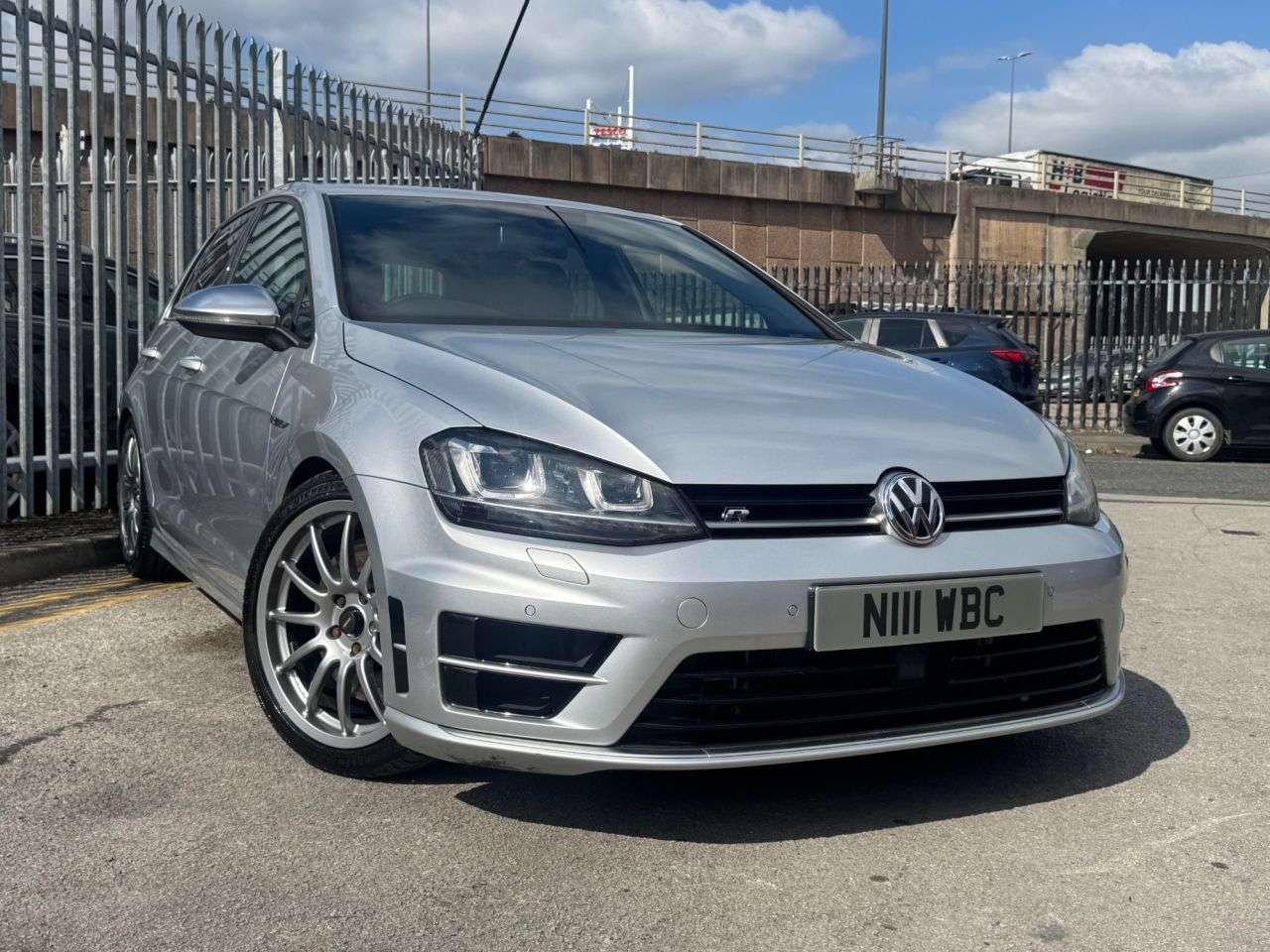 A 2014 VOLKSWAGEN GOLF 2.0 TSI BlueMotion Tech R Hatchback 5dr Petrol Manual 4Motion Euro 6 (s/s) A 2014 VOLKSWAGEN GOLF 2.0 TSI BlueMotion Tech R Hatchback 5dr Petrol Manual 4Motion Euro 6 (s/s)