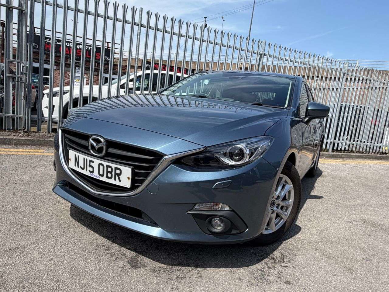 A 2015 MAZDA MAZDA3 2.0 SKYACTIV-G SE-L Nav Hatchback 5dr Petrol Manual Euro 5 (s/s) (120 ps) J A 2015 MAZDA MAZDA3 2.0 SKYACTIV-G SE-L Nav Hatchback 5dr Petrol Manual Euro 5 (s/s) (120 ps) J