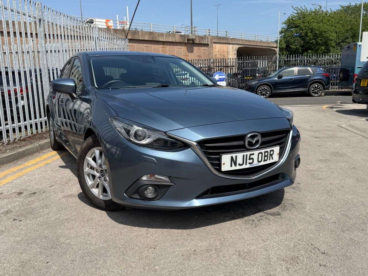A 2015 MAZDA MAZDA3 2.0 SKYACTIV-G SE-L Nav Hatchback 5dr Petrol Manual Euro 5 (s/s) (120 ps) J A 2015 MAZDA MAZDA3 2.0 SKYACTIV-G SE-L Nav Hatchback 5dr Petrol Manual Euro 5 (s/s) (120 ps) J