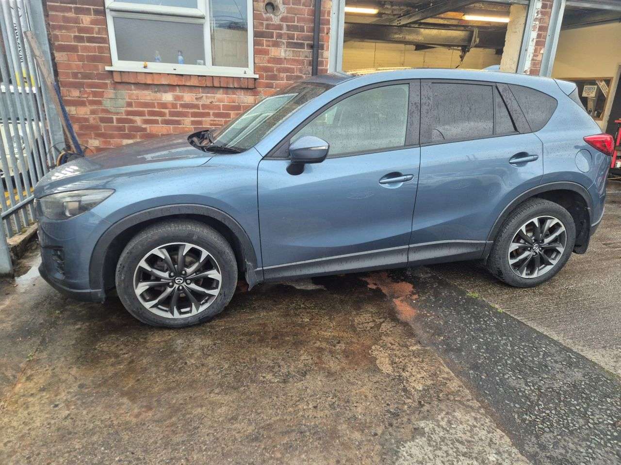 A 2016 MAZDA CX-5 2.2 SKYACTIV-D Sport Nav SUV 5dr Diesel Manual 4WD Euro 6 (s/s) (175 ps) JU A 2016 MAZDA CX-5 2.2 SKYACTIV-D Sport Nav SUV 5dr Diesel Manual 4WD Euro 6 (s/s) (175 ps) JU