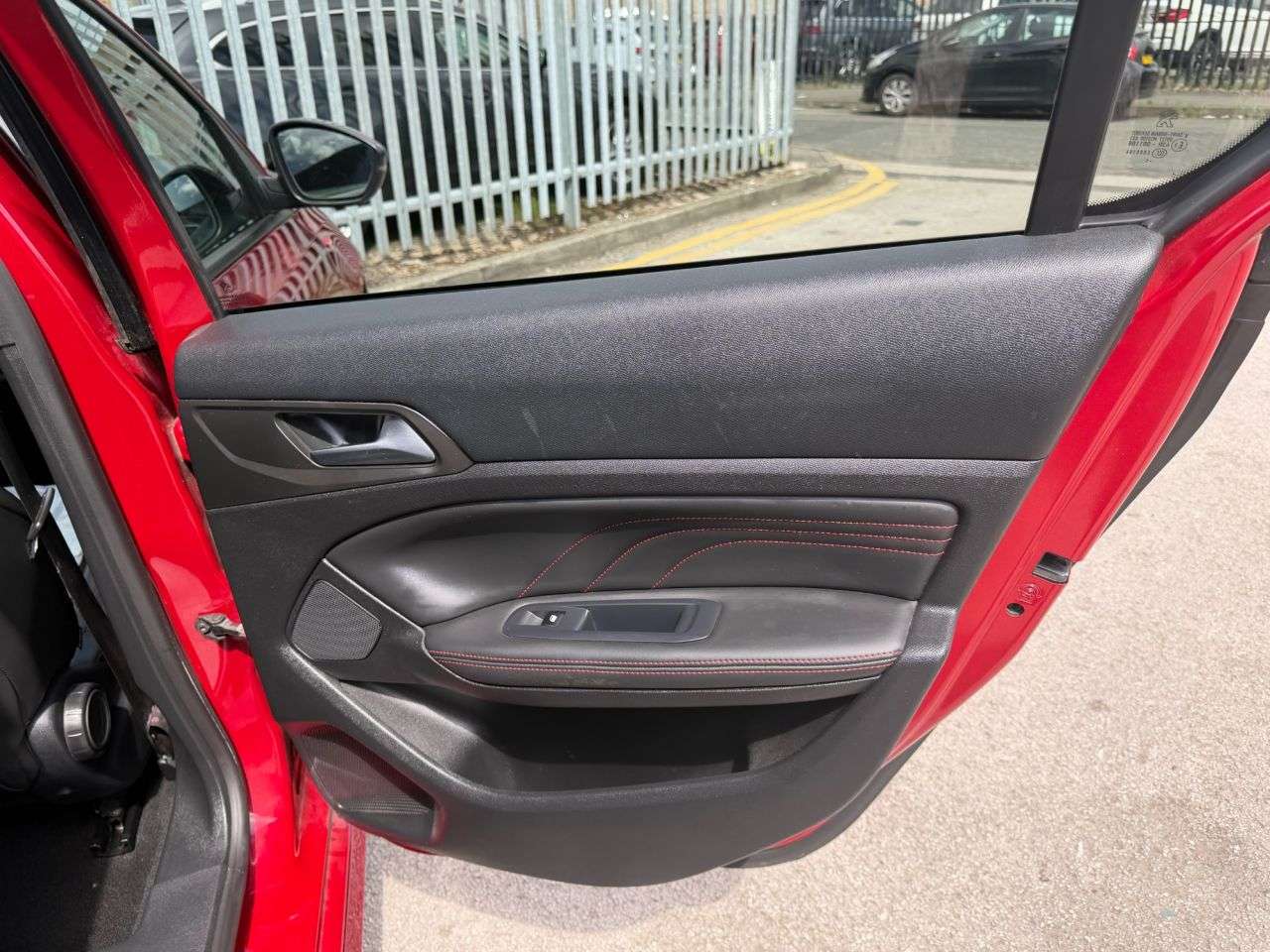 2015 PEUGEOT 308 2015 PEUGEOT 308