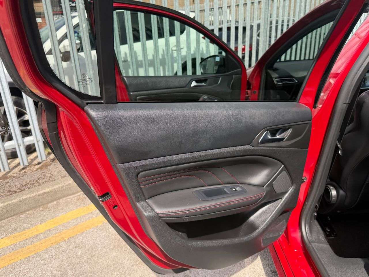 2015 PEUGEOT 308 2015 PEUGEOT 308