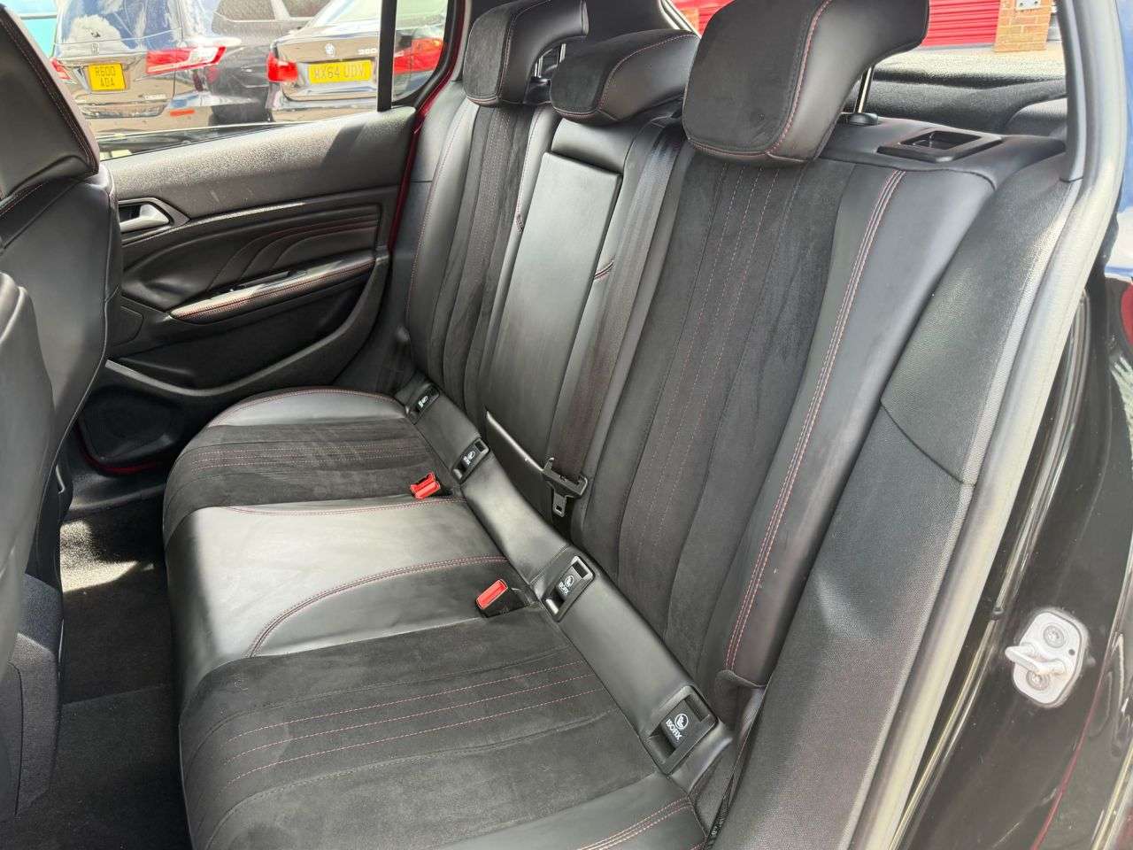 2015 PEUGEOT 308 2015 PEUGEOT 308