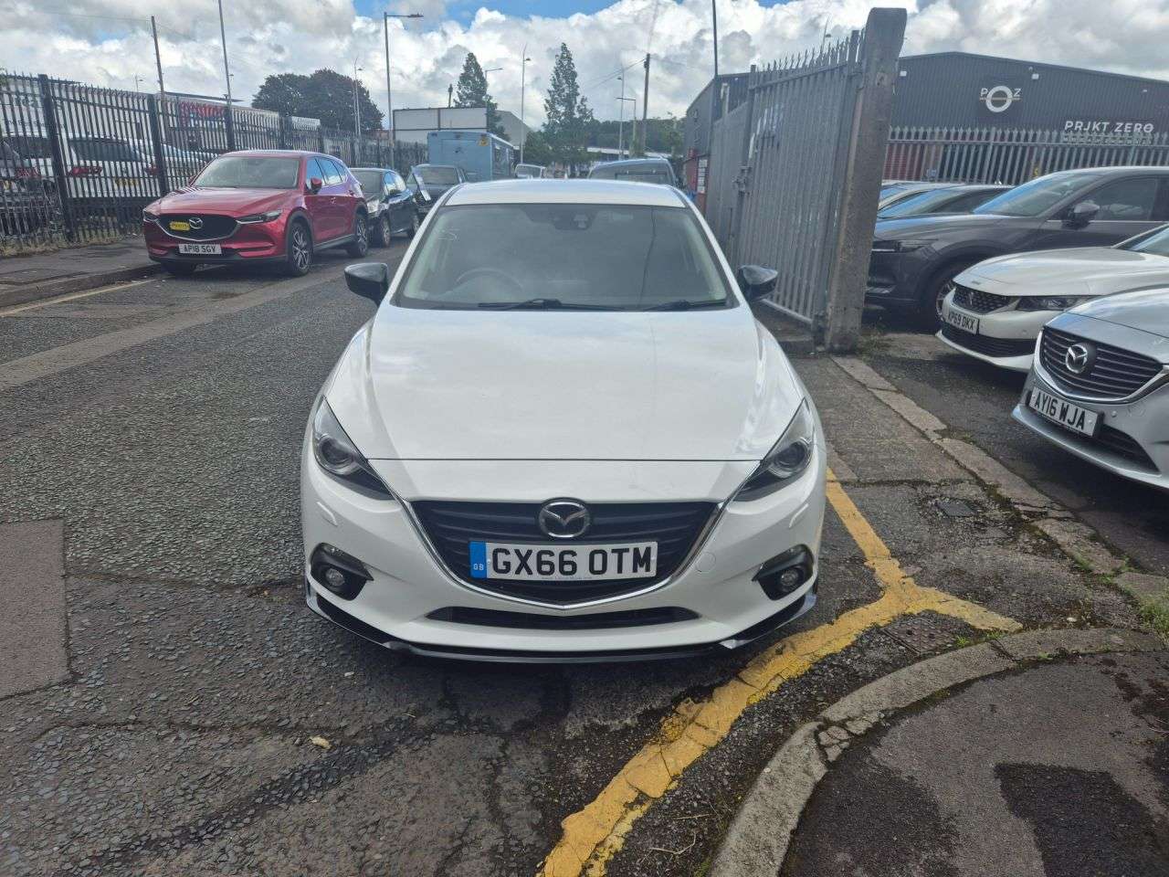 A 2016 MAZDA MAZDA3 2.0 SKYACTIV-G Sport Black Hatchback 5dr Petrol Manual Euro 6 (s/s) (121 ps A 2016 MAZDA MAZDA3 2.0 SKYACTIV-G Sport Black Hatchback 5dr Petrol Manual Euro 6 (s/s) (121 ps