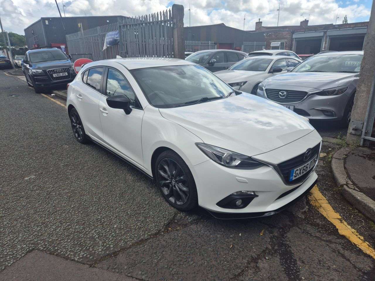 A 2016 MAZDA MAZDA3 2.0 SKYACTIV-G Sport Black Hatchback 5dr Petrol Manual Euro 6 (s/s) (121 ps A 2016 MAZDA MAZDA3 2.0 SKYACTIV-G Sport Black Hatchback 5dr Petrol Manual Euro 6 (s/s) (121 ps