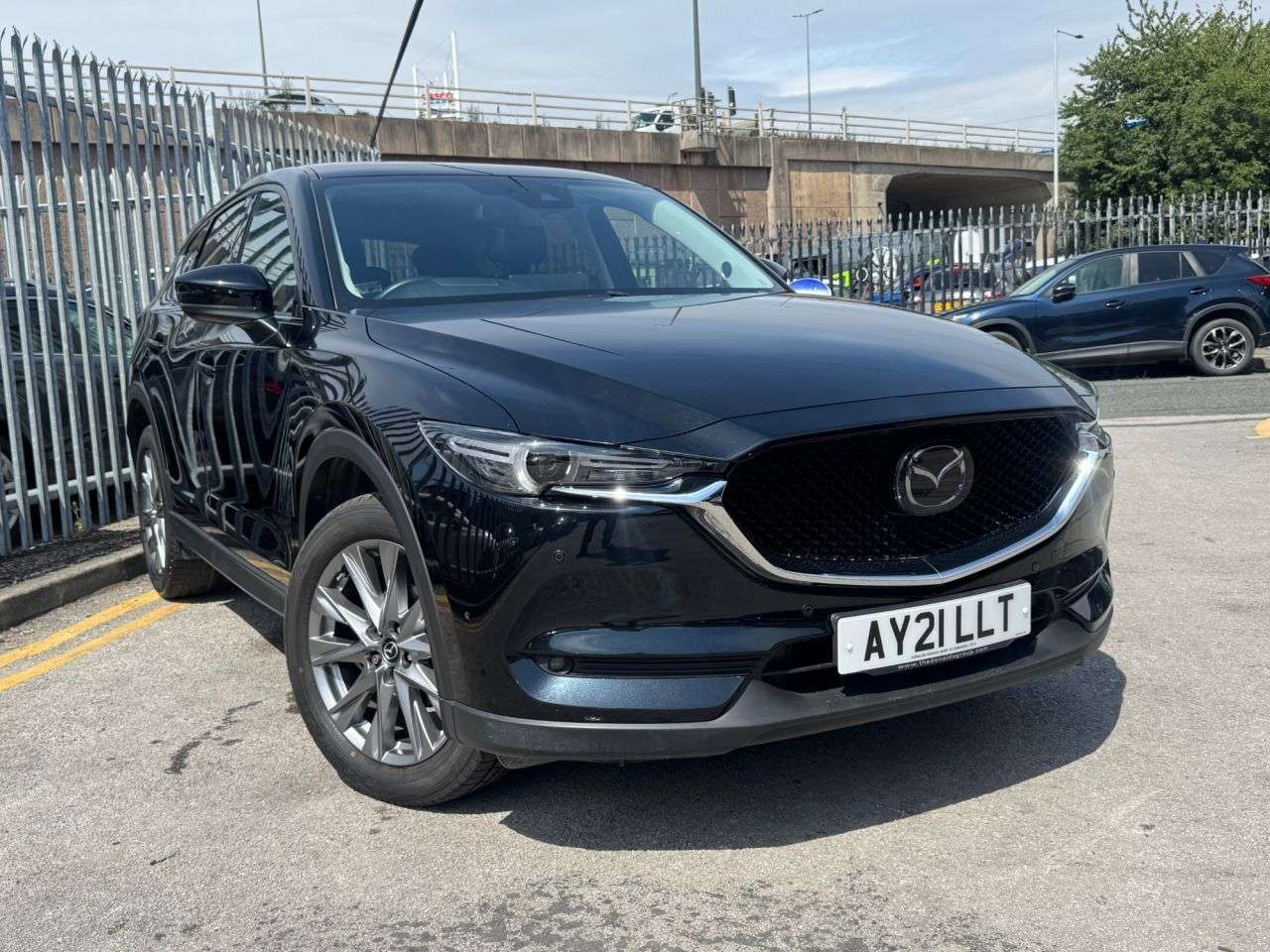 A 2021 MAZDA CX-5 2.0 SKYACTIV-G Sport SUV 5dr Petrol Auto Euro 6 (s/s) (165 ps) RECENT SERVI A 2021 MAZDA CX-5 2.0 SKYACTIV-G Sport SUV 5dr Petrol Auto Euro 6 (s/s) (165 ps) RECENT SERVI