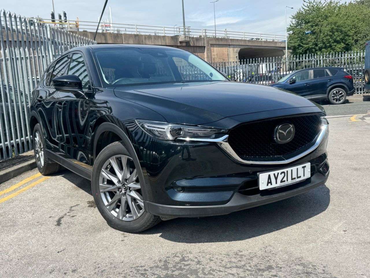 A 2021 MAZDA CX-5 2.0 SKYACTIV-G Sport SUV 5dr Petrol Auto Euro 6 (s/s) (165 ps) RECENT SERVI A 2021 MAZDA CX-5 2.0 SKYACTIV-G Sport SUV 5dr Petrol Auto Euro 6 (s/s) (165 ps) RECENT SERVI