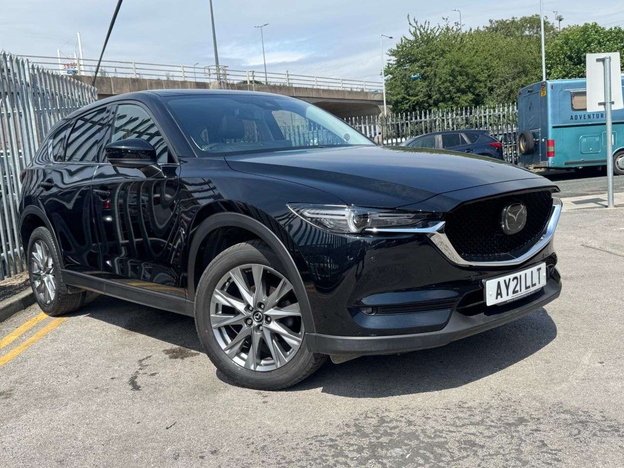 A 2021 MAZDA CX-5 2.0 SKYACTIV-G Sport SUV 5dr Petrol Auto Euro 6 (s/s) (165 ps) RECENT SERVI A 2021 MAZDA CX-5 2.0 SKYACTIV-G Sport SUV 5dr Petrol Auto Euro 6 (s/s) (165 ps) RECENT SERVI