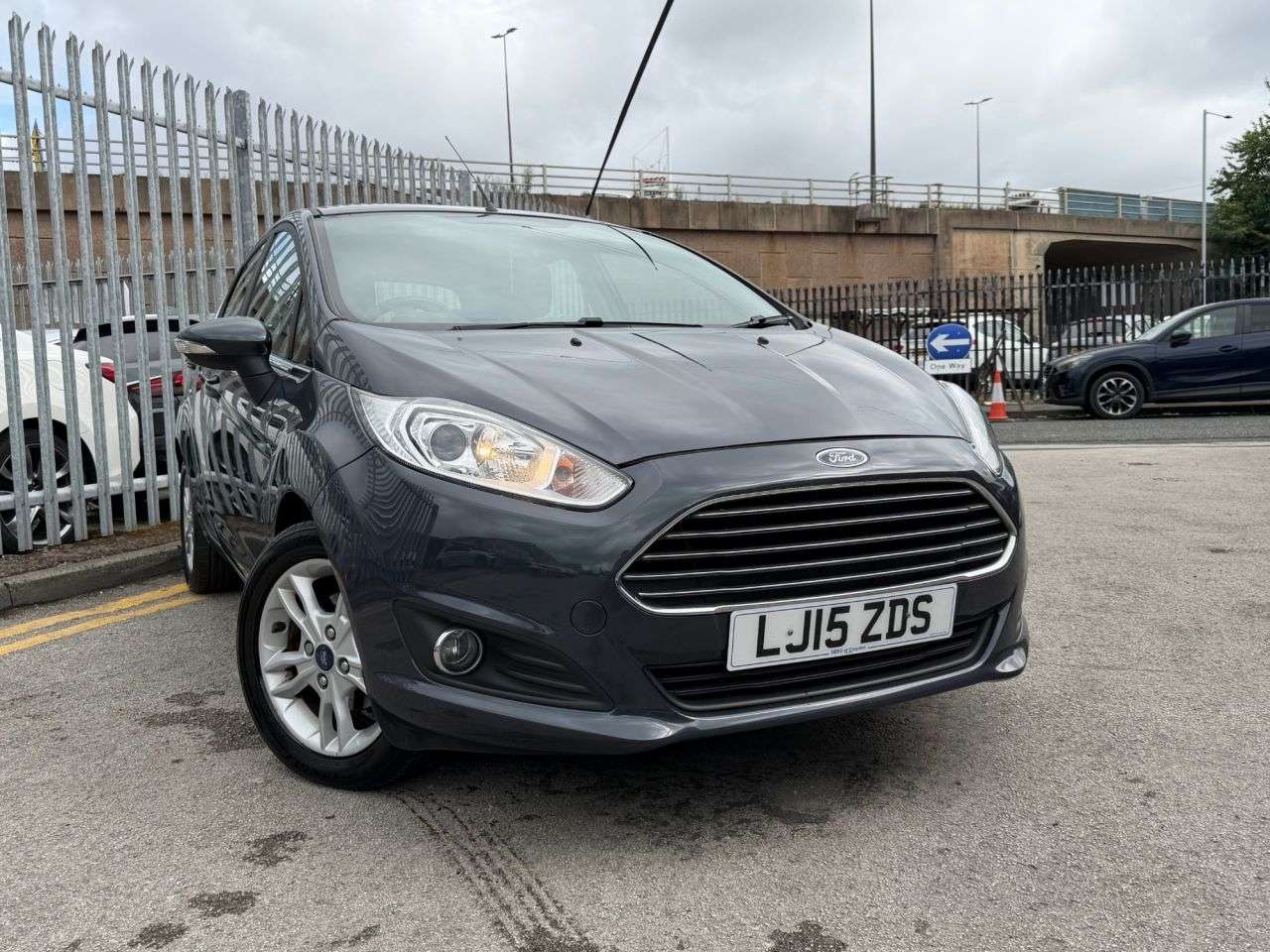 A 2015 FORD FIESTA 1.6 Zetec Hatchback 5dr Petrol Powershift Euro 6 (105 ps) SERVICE HISTORY, A 2015 FORD FIESTA 1.6 Zetec Hatchback 5dr Petrol Powershift Euro 6 (105 ps) SERVICE HISTORY,