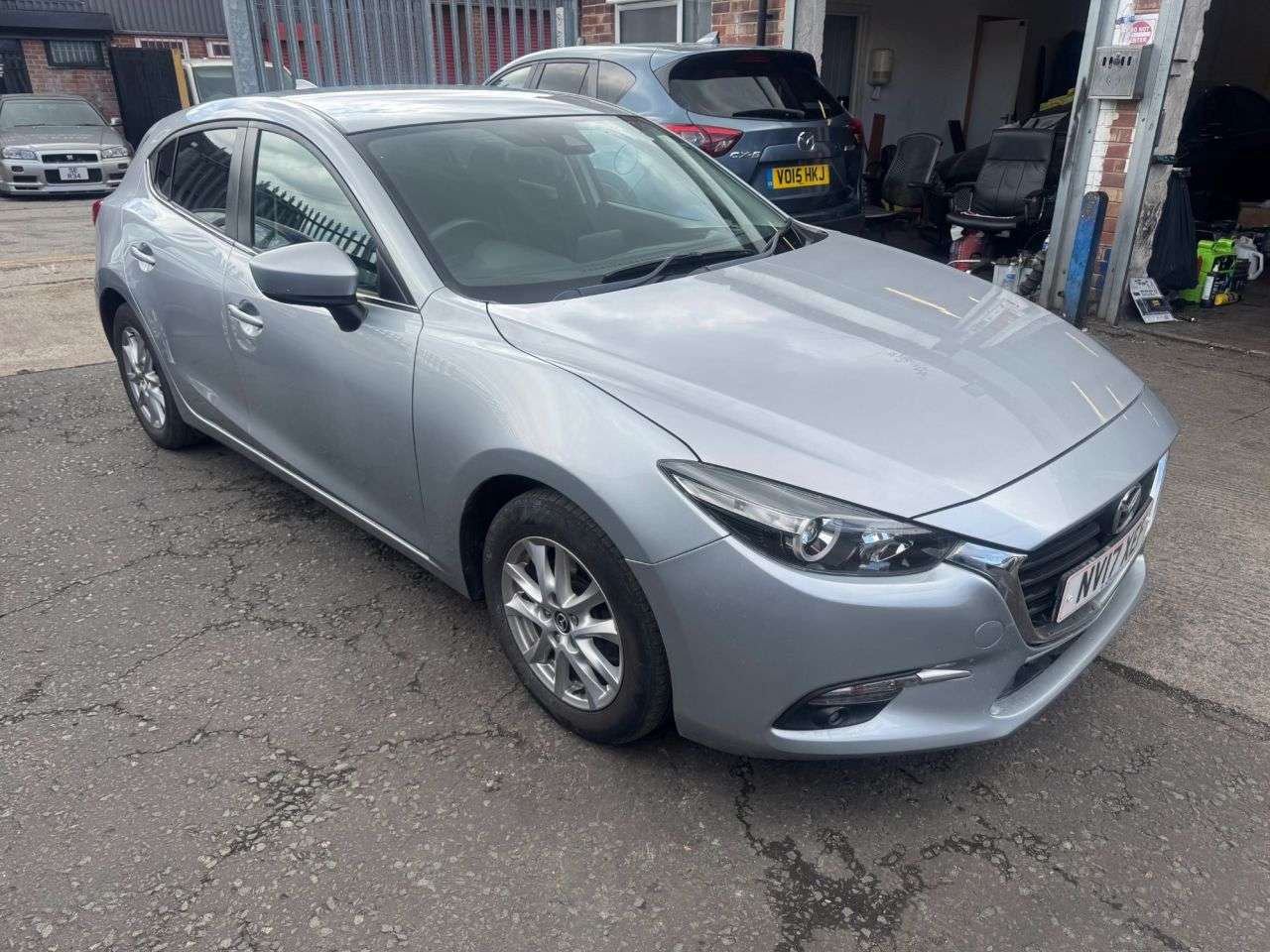 A 2017 MAZDA MAZDA3 2.0 SKYACTIV-G SE-L Nav Hatchback 5dr Petrol Manual Euro 6 (s/s) (121 ps) F A 2017 MAZDA MAZDA3 2.0 SKYACTIV-G SE-L Nav Hatchback 5dr Petrol Manual Euro 6 (s/s) (121 ps) F