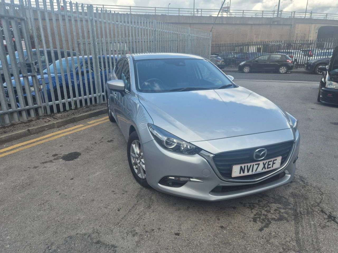A 2017 MAZDA MAZDA3 2.0 SKYACTIV-G SE-L Nav Hatchback 5dr Petrol Manual Euro 6 (s/s) (121 ps) F A 2017 MAZDA MAZDA3 2.0 SKYACTIV-G SE-L Nav Hatchback 5dr Petrol Manual Euro 6 (s/s) (121 ps) F