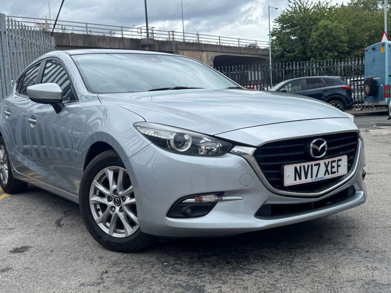 A 2017 MAZDA MAZDA3 2.0 SKYACTIV-G SE-L Nav Hatchback 5dr Petrol Manual Euro 6 (s/s) (121 ps) F A 2017 MAZDA MAZDA3 2.0 SKYACTIV-G SE-L Nav Hatchback 5dr Petrol Manual Euro 6 (s/s) (121 ps) F