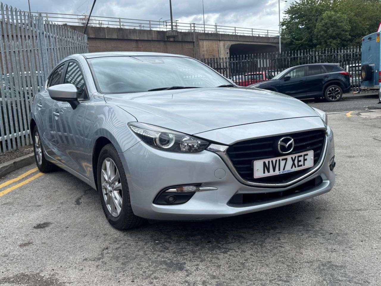 A 2017 MAZDA MAZDA3 2.0 SKYACTIV-G SE-L Nav Hatchback 5dr Petrol Manual Euro 6 (s/s) (121 ps) F A 2017 MAZDA MAZDA3 2.0 SKYACTIV-G SE-L Nav Hatchback 5dr Petrol Manual Euro 6 (s/s) (121 ps) F