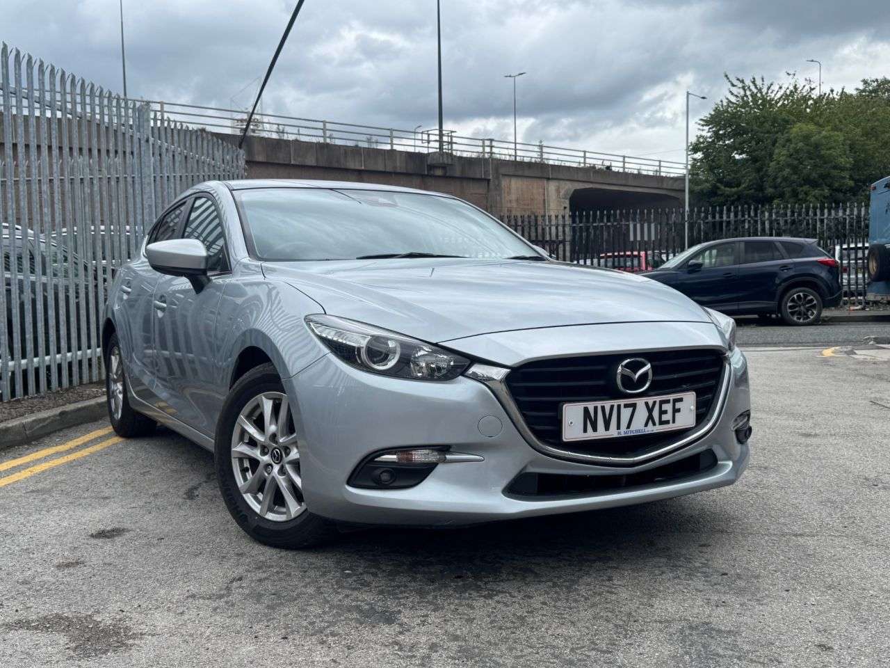 A 2017 MAZDA MAZDA3 2.0 SKYACTIV-G SE-L Nav Hatchback 5dr Petrol Manual Euro 6 (s/s) (121 ps) F A 2017 MAZDA MAZDA3 2.0 SKYACTIV-G SE-L Nav Hatchback 5dr Petrol Manual Euro 6 (s/s) (121 ps) F
