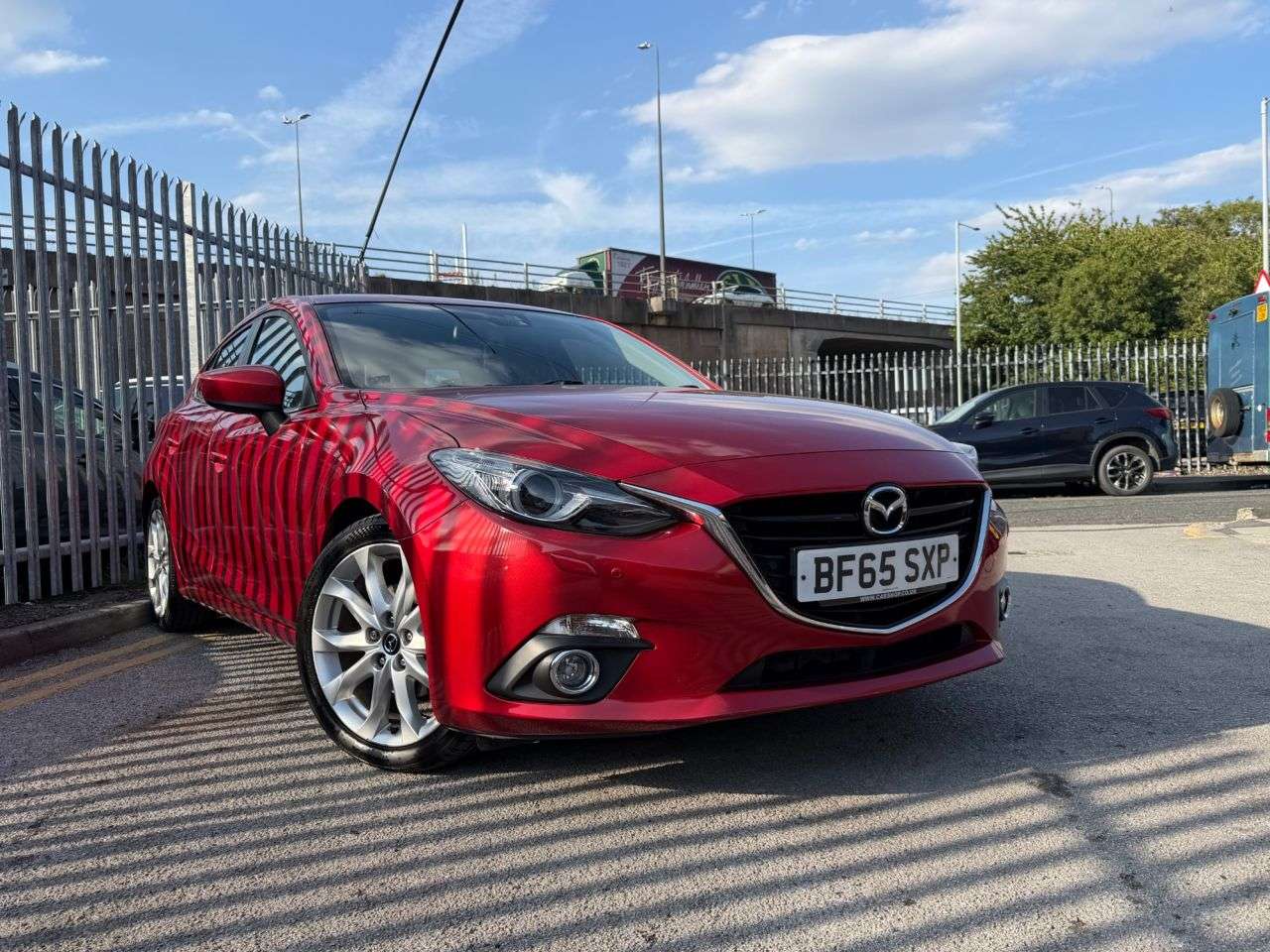 A 2015 MAZDA MAZDA3 2.0 SKYACTIV-G Sport Nav Hatchback 5dr Petrol Manual Euro 6 (s/s) (121 ps) A 2015 MAZDA MAZDA3 2.0 SKYACTIV-G Sport Nav Hatchback 5dr Petrol Manual Euro 6 (s/s) (121 ps)