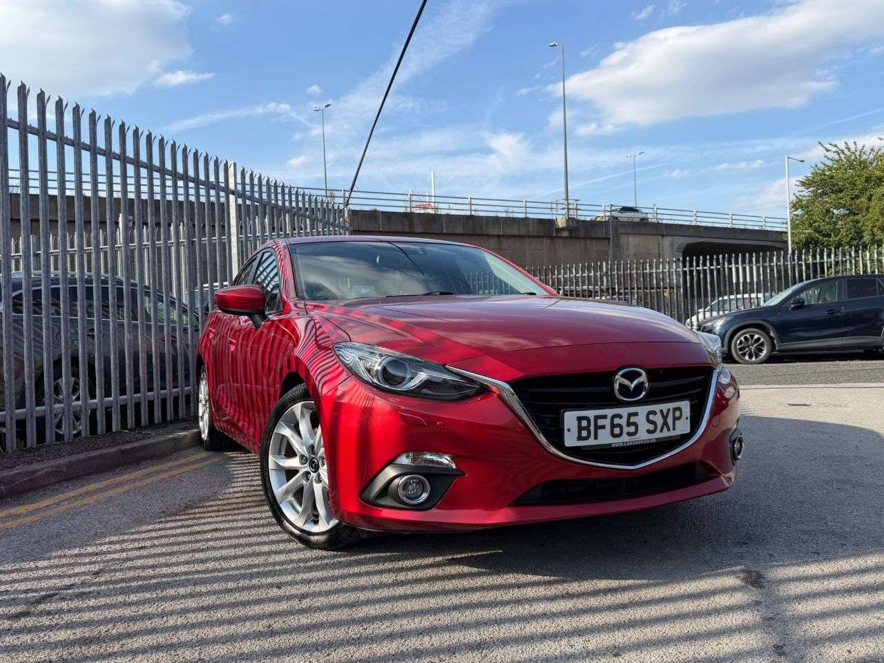 A 2015 MAZDA MAZDA3 2.0 SKYACTIV-G Sport Nav Hatchback 5dr Petrol Manual Euro 6 (s/s) (121 ps) A 2015 MAZDA MAZDA3 2.0 SKYACTIV-G Sport Nav Hatchback 5dr Petrol Manual Euro 6 (s/s) (121 ps)