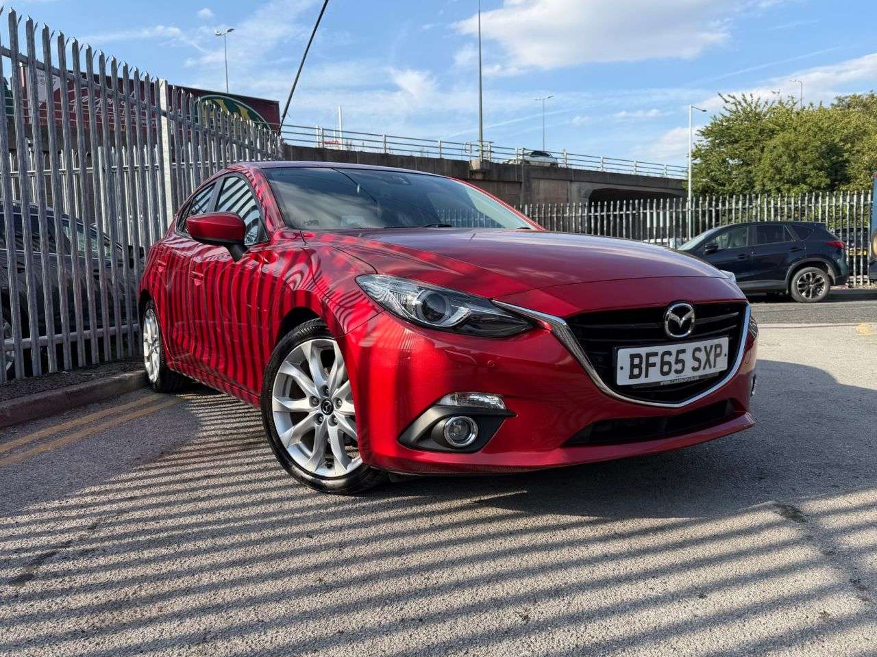 A 2015 MAZDA MAZDA3 2.0 SKYACTIV-G Sport Nav Hatchback 5dr Petrol Manual Euro 6 (s/s) (121 ps) A 2015 MAZDA MAZDA3 2.0 SKYACTIV-G Sport Nav Hatchback 5dr Petrol Manual Euro 6 (s/s) (121 ps)