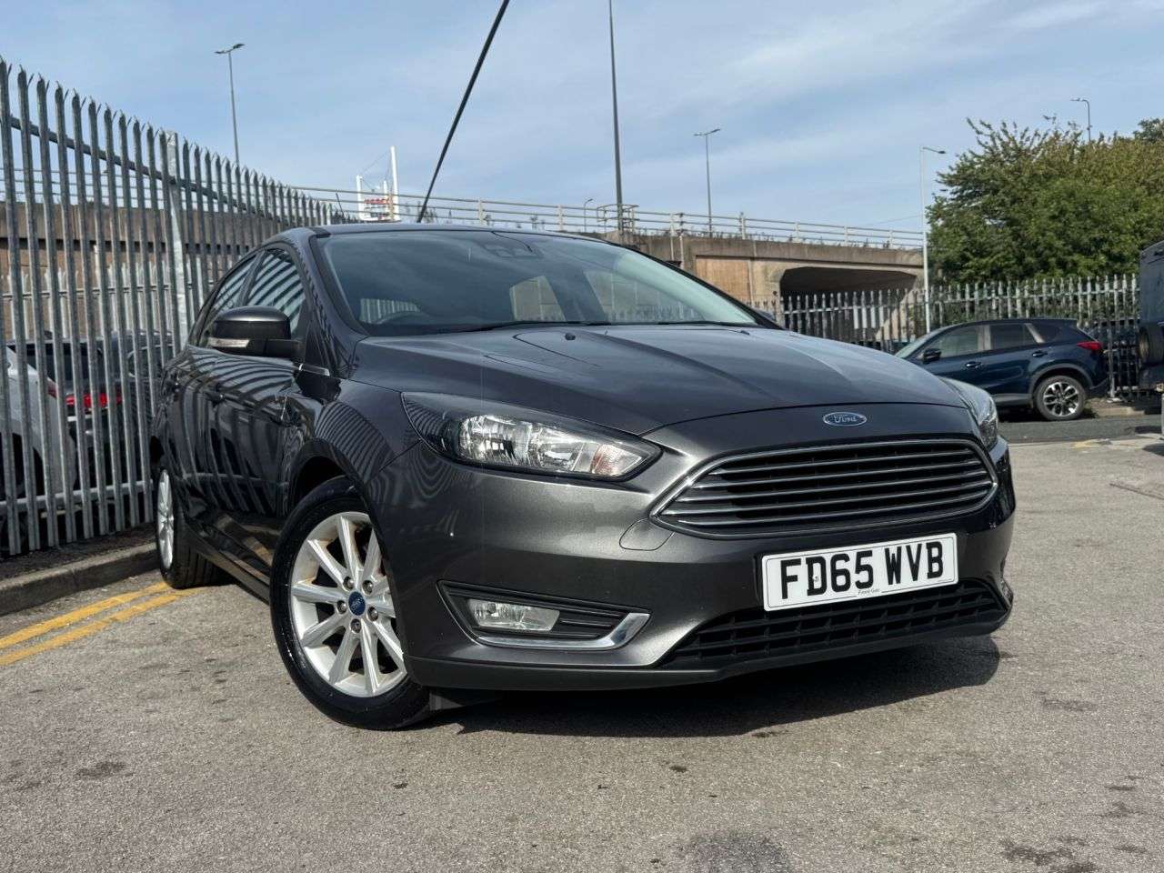 A 2015 FORD FOCUS 1.6 Titanium Hatchback 5dr Petrol Powershift Euro 6 (125 ps) SERVICE HISTOR A 2015 FORD FOCUS 1.6 Titanium Hatchback 5dr Petrol Powershift Euro 6 (125 ps) SERVICE HISTOR