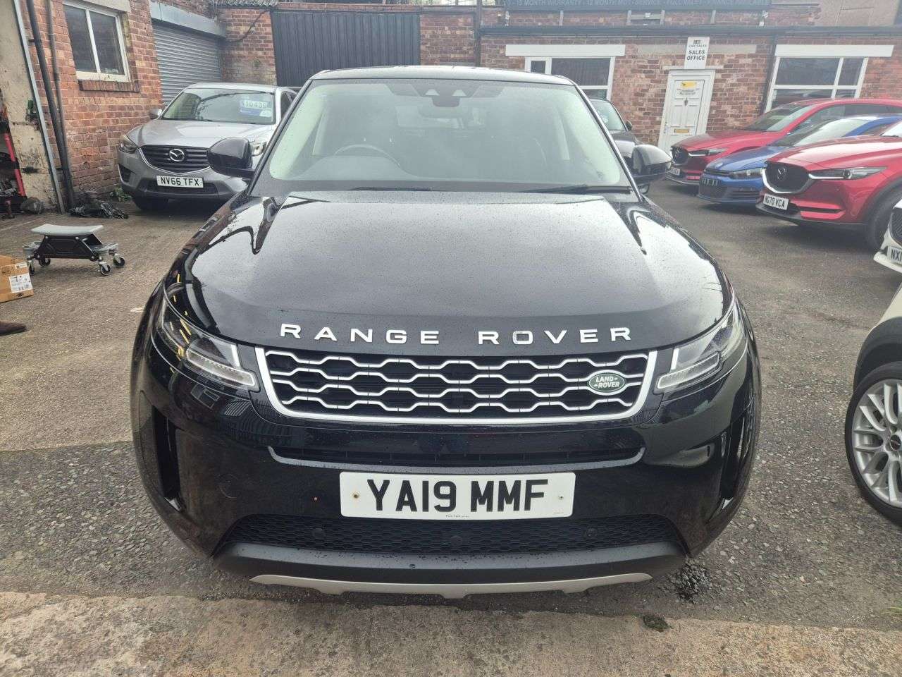A 2019 LAND ROVER RANGE ROVER EVOQUE 2.0 P200 MHEV S SUV 5dr Petrol Auto 4WD Euro 6 (s/s) (200 ps) SERVICE HISTO A 2019 LAND ROVER RANGE ROVER EVOQUE 2.0 P200 MHEV S SUV 5dr Petrol Auto 4WD Euro 6 (s/s) (200 ps) SERVICE HISTO