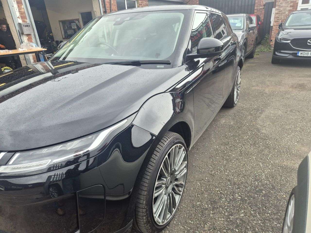 A 2019 LAND ROVER RANGE ROVER EVOQUE 2.0 P200 MHEV S SUV 5dr Petrol Auto 4WD Euro 6 (s/s) (200 ps) SERVICE HISTO A 2019 LAND ROVER RANGE ROVER EVOQUE 2.0 P200 MHEV S SUV 5dr Petrol Auto 4WD Euro 6 (s/s) (200 ps) SERVICE HISTO