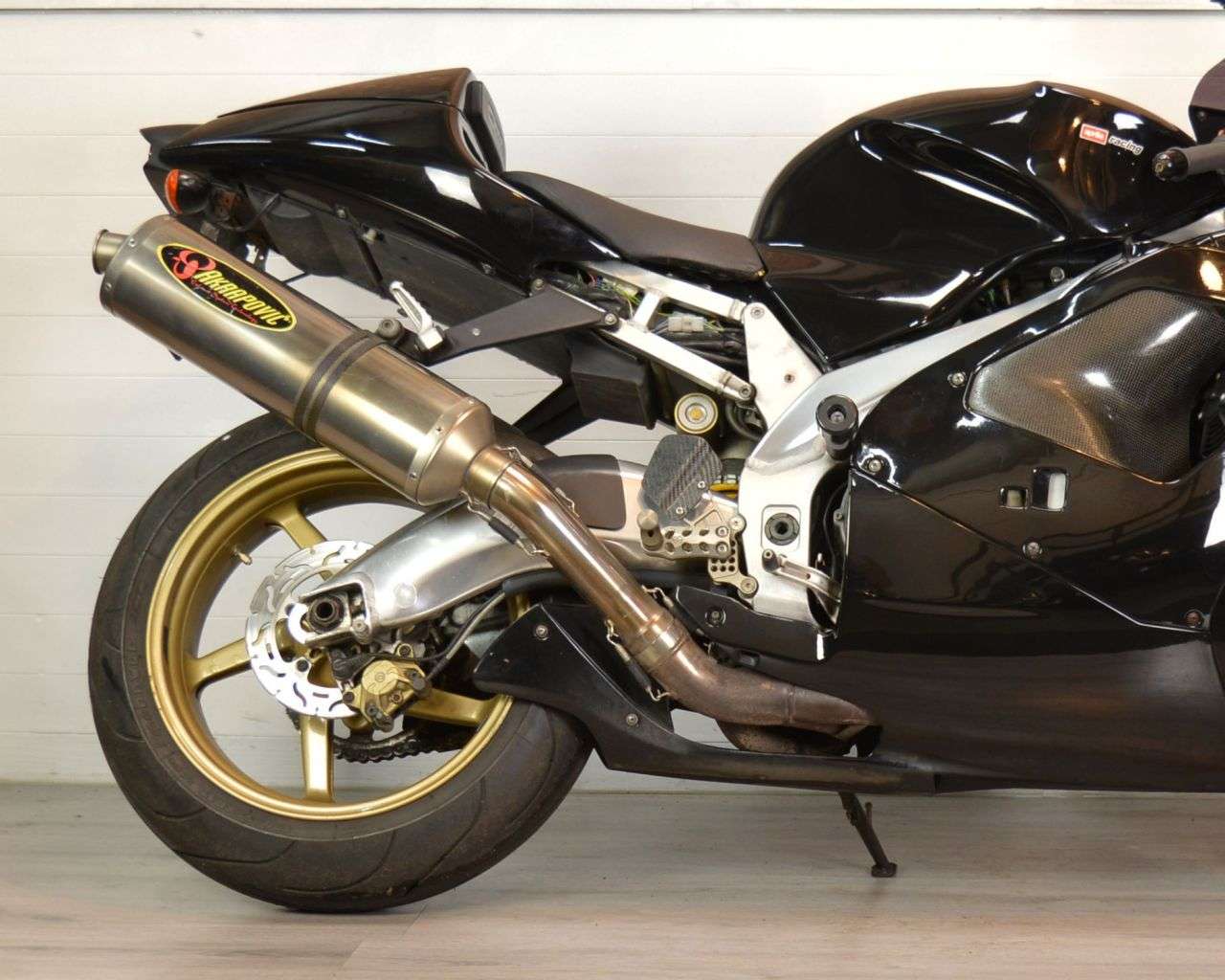 2002 APRILIA RSV 1000 2002 APRILIA RSV 1000