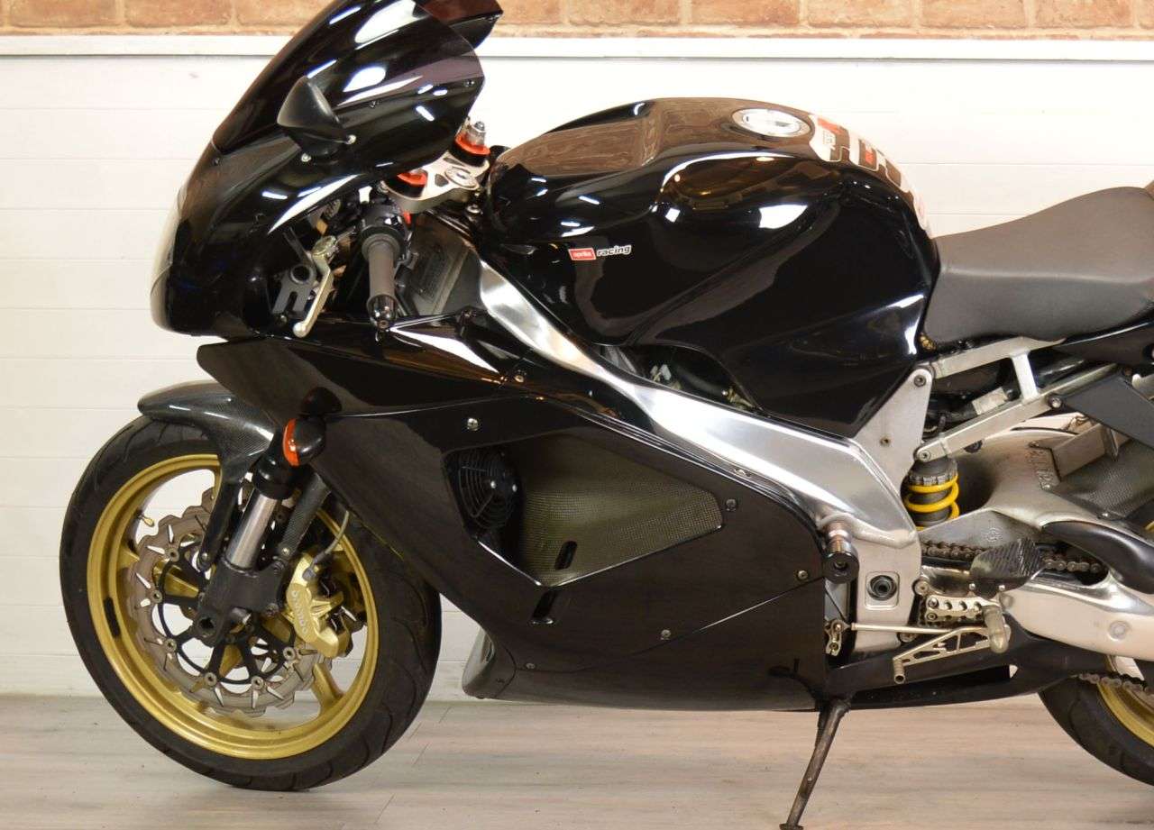 2002 APRILIA RSV 1000 2002 APRILIA RSV 1000