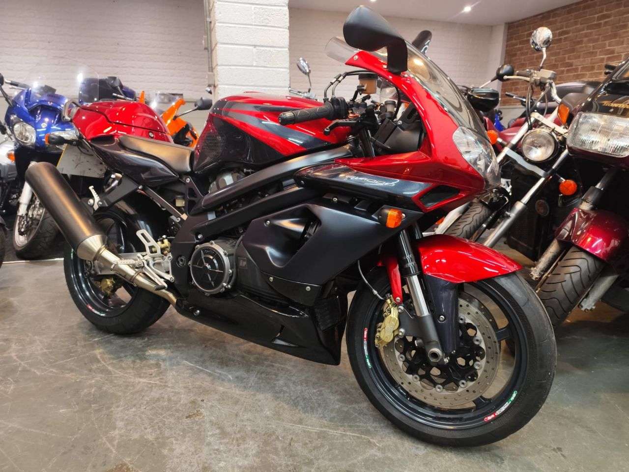 2005 APRILIA SL1000 FALCO 2005 APRILIA SL1000 FALCO