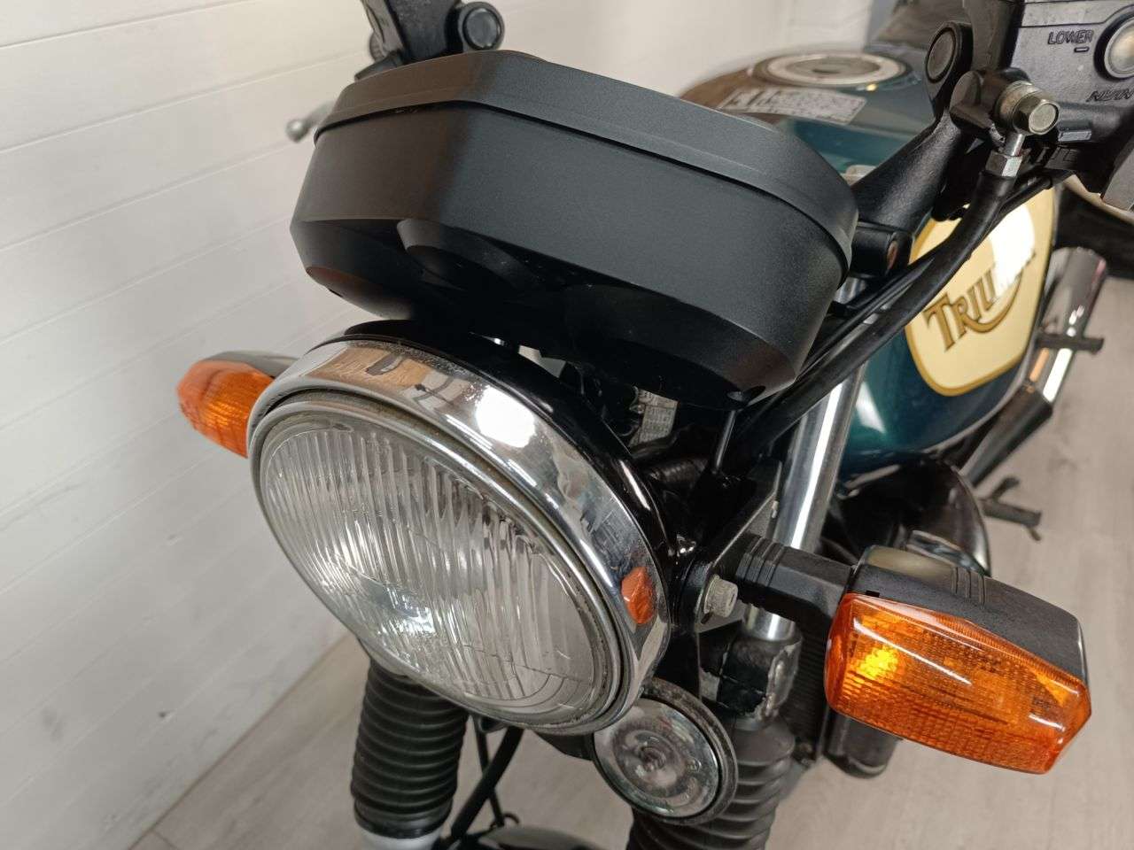 A 1993 TRIUMPH TRIDENT 900 A 1993 TRIUMPH TRIDENT 900