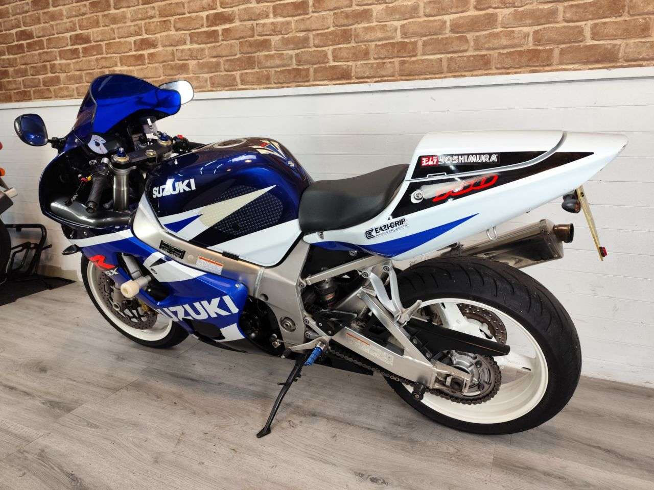 2004 SUZUKI GSX-R750 2004 SUZUKI GSX-R750