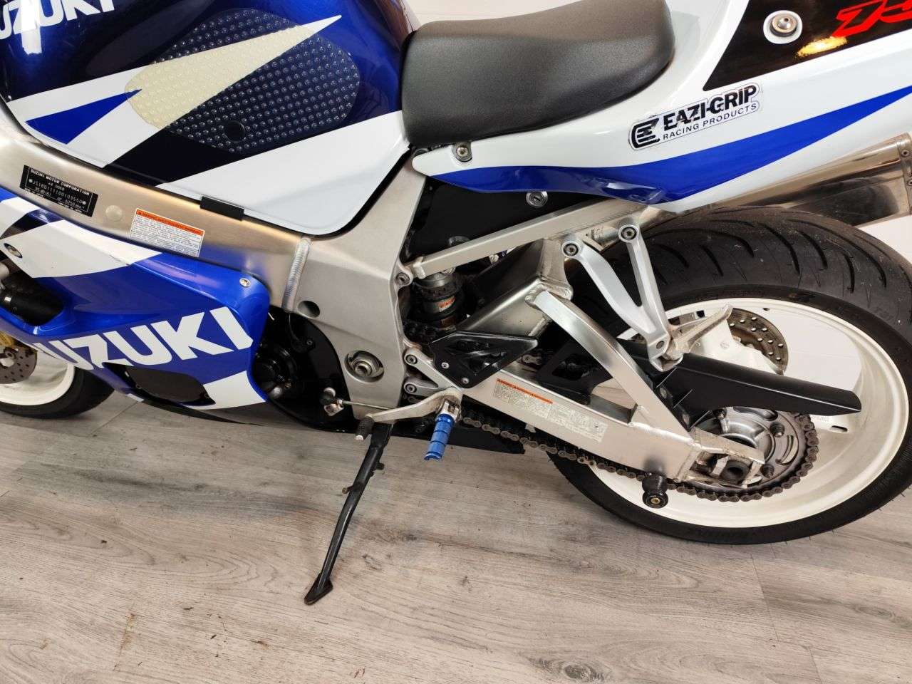 2004 SUZUKI GSX-R750 2004 SUZUKI GSX-R750