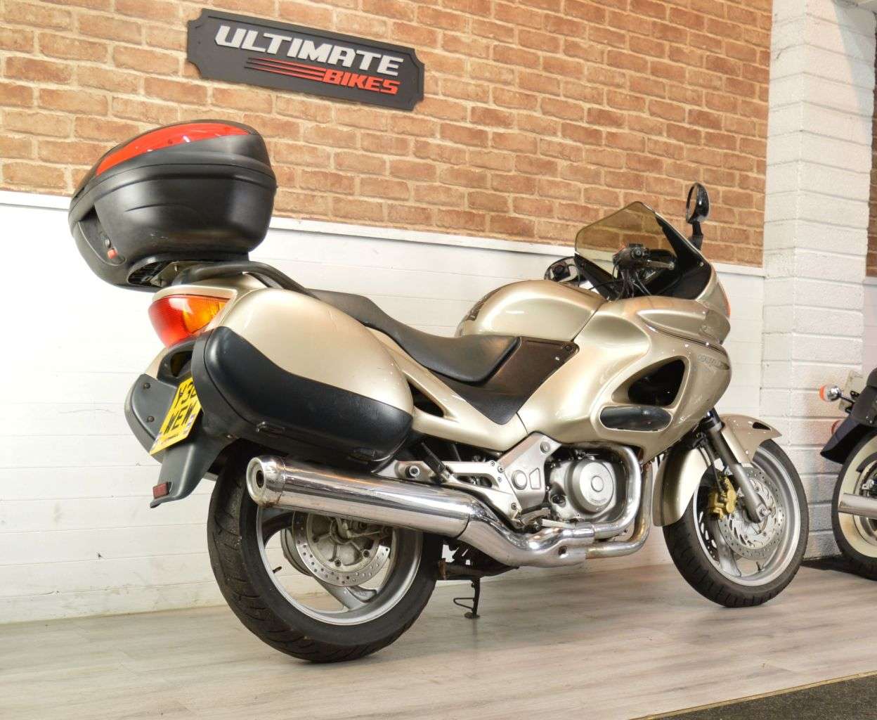 A 2001 HONDA NT650V DEAUVILLE A 2001 HONDA NT650V DEAUVILLE