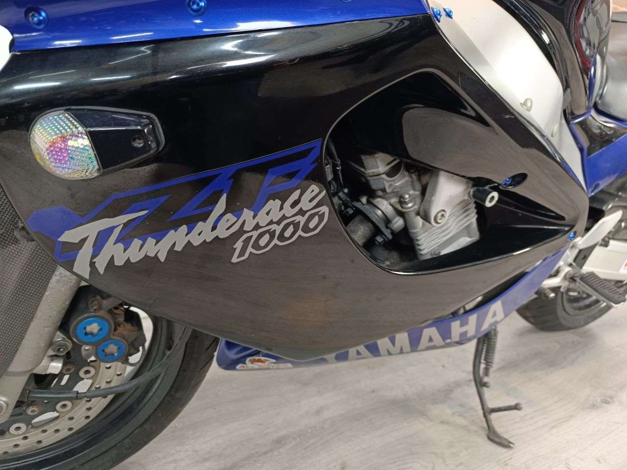 A 1998 YAMAHA YZF 1000 R THUNDER ACE A 1998 YAMAHA YZF 1000 R THUNDER ACE