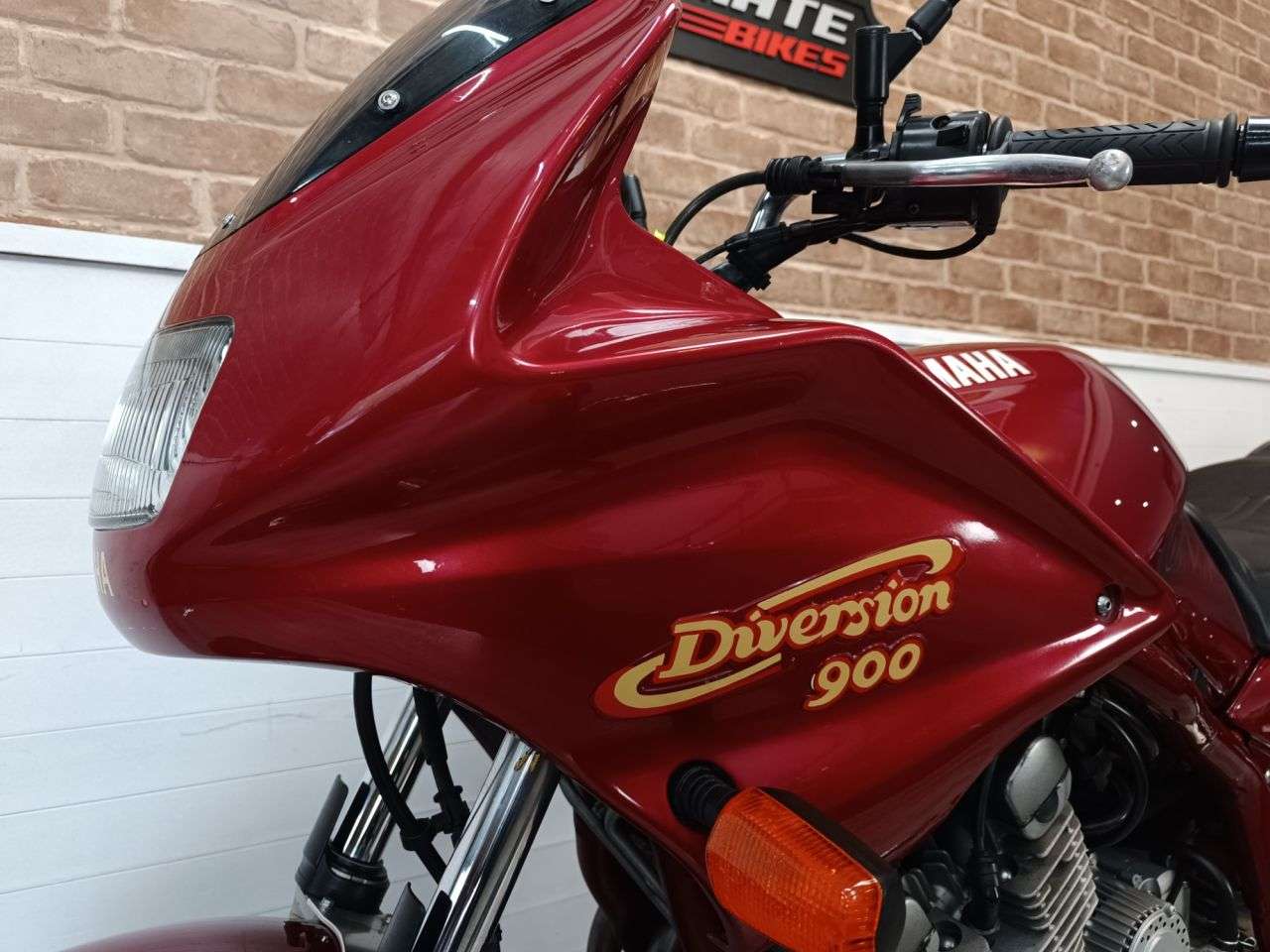 A 1997 YAMAHA XJ900 DIVERSION A 1997 YAMAHA XJ900 DIVERSION